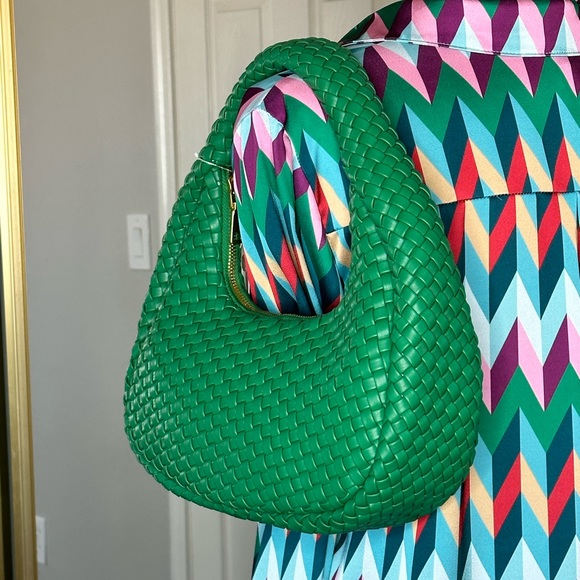 Lorelai Green recycled leather shoulder bag - Picture 3 of 3